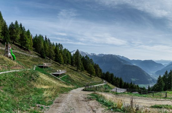 Biotop Kastellacke und Wanderweg zu den Vallming Almen