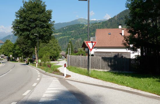 Straßenrückbau in Wiesen in der Gemeinde Pfitsch